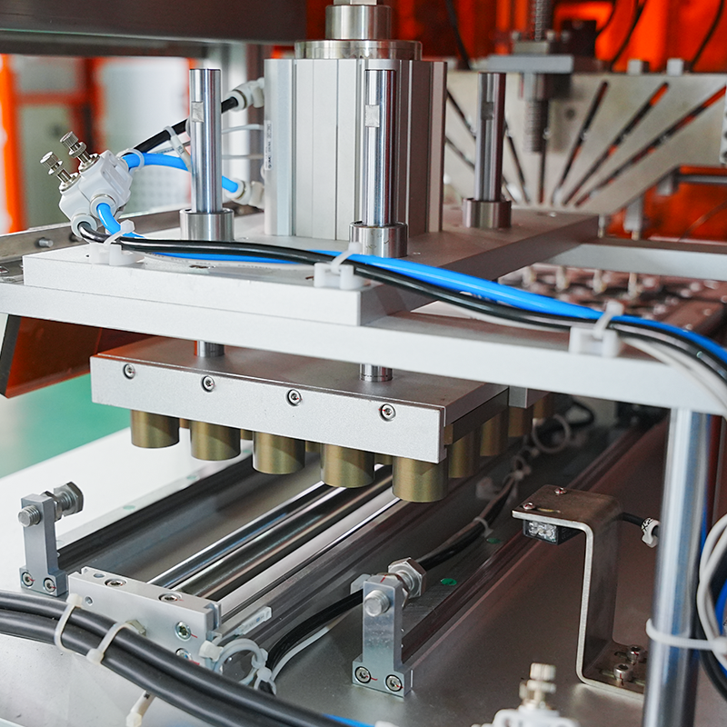 Ganap na Awtomatikong Cosmetic Aluminum Pan Loading at Feeding Machine Ganap na Awtomatikong Cosmetic Aluminum Pan Loading at Feeding Machine